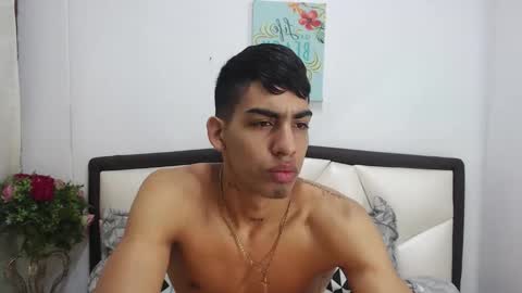 L I A M online show from December 5, 10:57 am