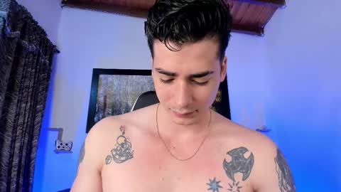 Snapshot of liamwyatt_ chatting on January 7, 2:58 am liamwyatt_ online show from January 7, 2:58 am