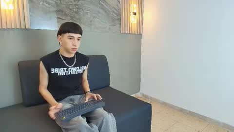 lian_cameron online show from December 22, 5:26 am