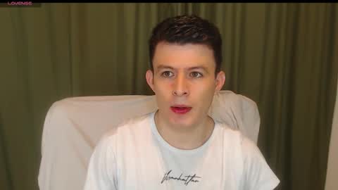 Snapshot of lian_eathan chatting on November 15, 9:54 pm lian_eathan online show from November 15, 9:54 pm