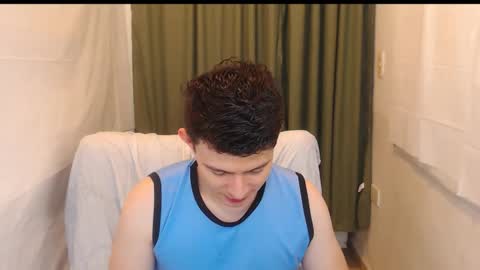 Snapshot of lian_eathan chatting on November 25, 9:15 pm lian_eathan online show from November 25, 9:15 pm