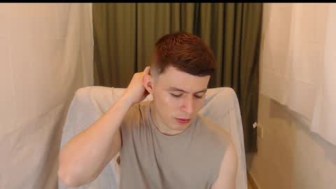 Snapshot of lian_eathan chatting on November 29, 6:00 pm lian_eathan online show from November 29, 6:00 pm