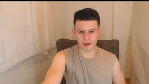 Snapshot of lian_eathan chatting on January 9, 10:00 pm lian_eathan online show from January 9, 10:00 pm