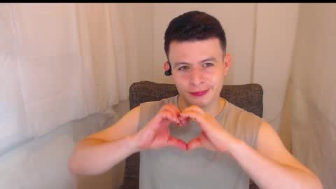 Snapshot of lian_eathan chatting on January 10, 11:09 pm lian_eathan online show from January 10, 11:09 pm