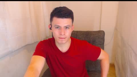 Snapshot of lian_eathan chatting on January 13, 11:21 pm lian_eathan online show from January 13, 11:21 pm