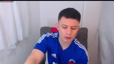 Snapshot of lian_eathan chatting on March 20, 10:03 pm lian_eathan online show from March 20, 10:03 pm