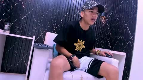 Snapshot of lian_jacob chatting on April 25, 9:23 pm Lian Jacob online show from April 25, 9:23 pm