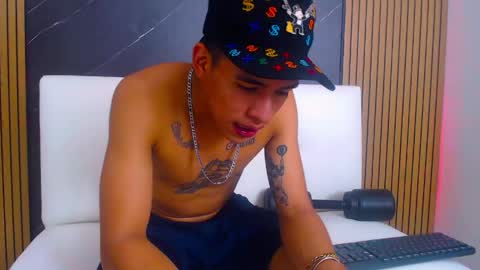Snapshot of lian_jacob chatting on May 15, 7:26 am Lian Jacob online show from May 15, 7:26 am