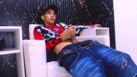 Snapshot of lian_jacob chatting on May 29, 7:34 pm Lian Jacob online show from May 29, 7:34 pm