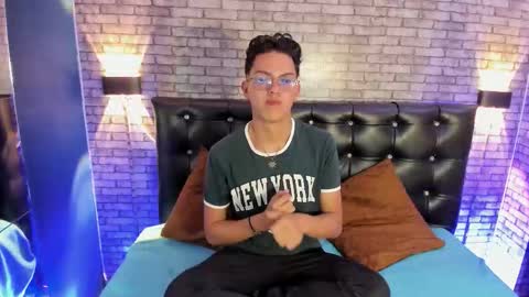 lian_prince online show from March 9, 7:40 pm