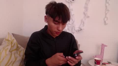 SAMUEL SAMY online show from November 1, 7:27 pm