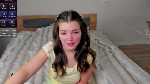 liana_8 online show from November 19, 3:34 pm