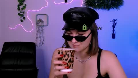 Snapshot of liana_best chatting on July 28, 2:13 pm Li online show from July 28, 2:13 pm