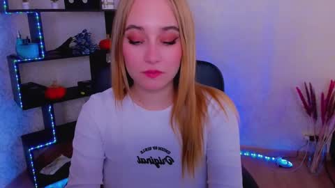 Liana online show from December 14, 1:59 pm