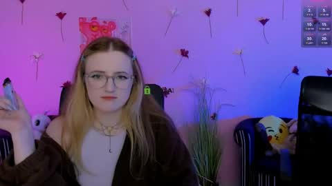 Snapshot of liana_kisses chatting on May 29, 7:23 pm Little Liana online show from May 29, 7:23 pm