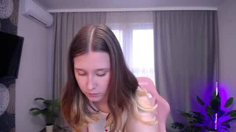 Snapshot of liana_meow246 chatting on February 14, 12:02 pm Liana online show from February 14, 12:02 pm