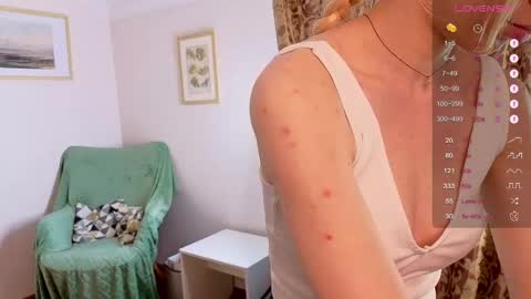 Snapshot of liane_bennet chatting on May 29, 8:12 am Sofia online show from May 29, 8:12 am