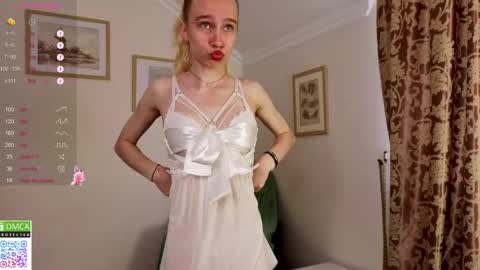 Snapshot of liane_bennet chatting on June 10, 8:02 am Sofia online show from June 10, 8:02 am