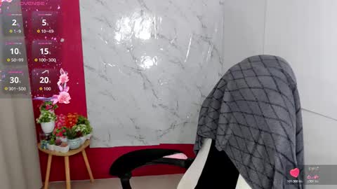 Snapshot of liane_mei chatting on May 9, 5:12 am Liane online show from May 9, 5:12 am