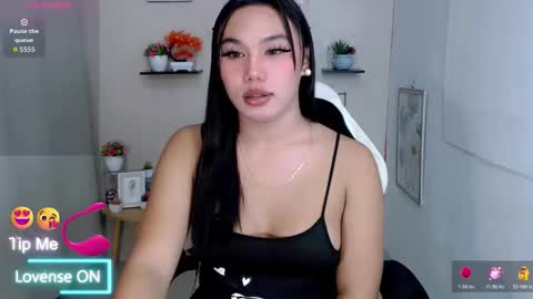 Snapshot of liane_mei chatting on May 13, 5:10 pm Liane online show from May 13, 5:10 pm