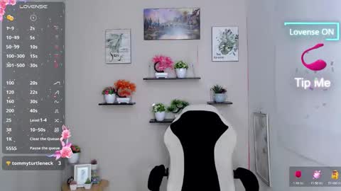 Snapshot of liane_mei chatting on May 26, 10:28 pm Liane online show from May 26, 10:28 pm