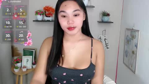 Snapshot of liane_mei chatting on June 8, 3:18 am Liane online show from June 8, 3:18 am
