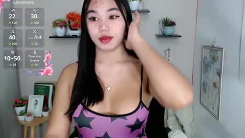 Snapshot of liane_mei chatting on June 12, 12:53 am Liane online show from June 12, 12:53 am