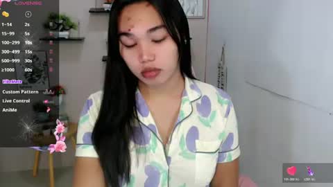 Snapshot of liane_mei chatting on July 27, 5:03 am Liane online show from July 27, 5:03 am