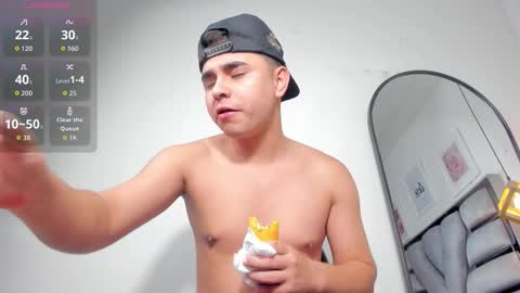 lianfox_ online show from February 3, 1:05 pm