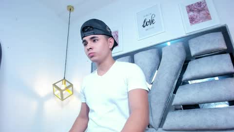 lianfox_ online show from April 7, 12:27 pm