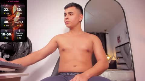 Snapshot of lianfox_ chatting on May 11, 12:44 pm lianfox_ online show from May 11, 12:44 pm