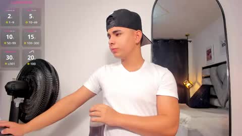 Snapshot of lianfox_ chatting on May 14, 12:23 pm lianfox_ online show from May 14, 12:23 pm