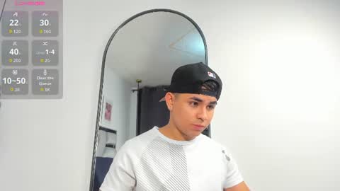 Snapshot of lianfox_ chatting on June 12, 12:26 pm lianfox_ online show from June 12, 12:26 pm