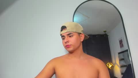 Snapshot of lianfox_ chatting on June 15, 1:35 pm lianfox_ online show from June 15, 1:35 pm