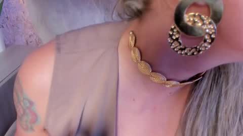 Snapshot of liannaa_ chatting on November 26, 6:09 pm Lian online show from November 26, 6:09 pm