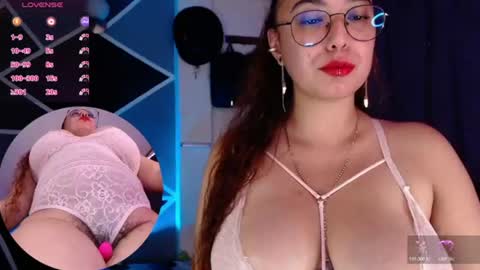 Snapshot of liannalee chatting on June 26, 8:35 pm Lianna Lee online show from June 26, 8:35 pm
