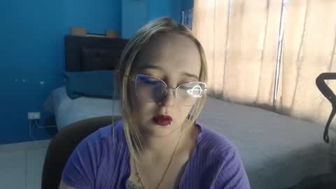 Lia Roberts online show from October 22, 11:54 am