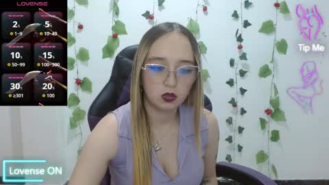 Lia Roberts online show from May 5, 3:25 am