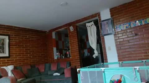 Snapshot of liarouse04 chatting on May 5, 10:56 am Liarouse04 online show from May 5, 10:56 am