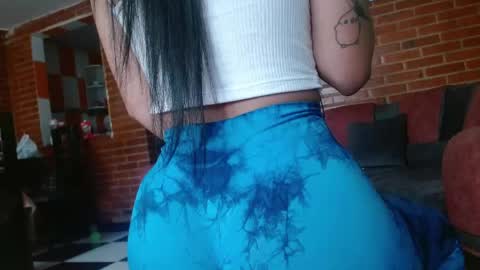 Snapshot of liarouse04 chatting on May 13, 2:03 pm Liarouse04 online show from May 13, 2:03 pm