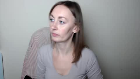 Lia online show from March 16, 1:15 pm