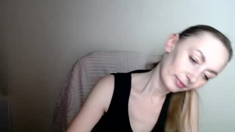 Snapshot of liasais_ chatting on June 24, 12:04 pm Lia online show from June 24, 12:04 pm