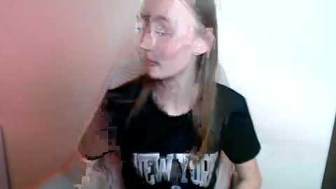 Snapshot of liasais_ chatting on July 4, 12:55 pm Lia online show from July 4, 12:55 pm