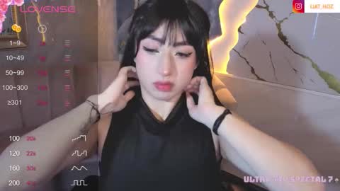 Snapshot of liat_hoz chatting on February 7, 8:23 pm Dani online show from February 7, 8:23 pm