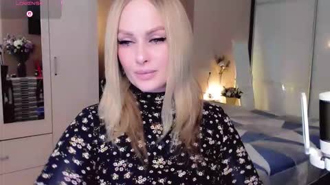 Snapshot of libby_nora chatting on January 15, 10:42 am Libby online show from January 15, 10:42 am