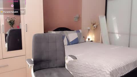 Snapshot of libby_nora chatting on February 14, 10:56 am Libby online show from February 14, 10:56 am