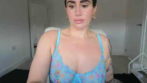 Snapshot of libbyloveheartx chatting on August 1, 10:25 am Libby online show from August 1, 10:25 am
