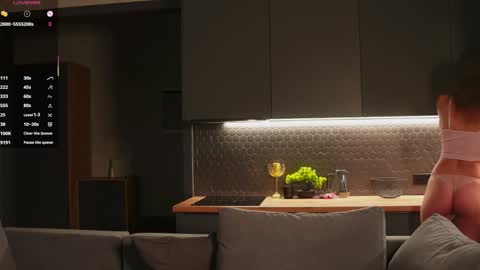 Snapshot of libbyshepard chatting on November 28, 9:39 pm Elena online show from November 28, 9:39 pm