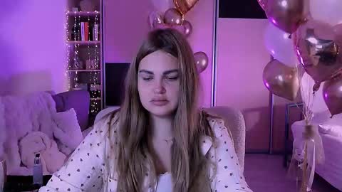 libra_mia online show from October 6, 3:15 am