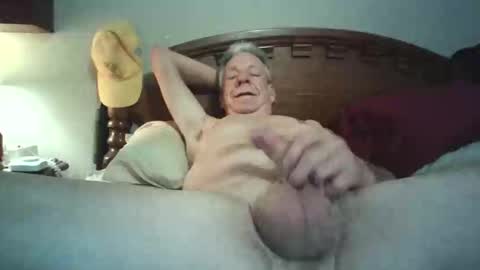 Snapshot of lickmysnowballs chatting on April 13, 6:02 pm lickmysnowballs online show from April 13, 6:02 pm